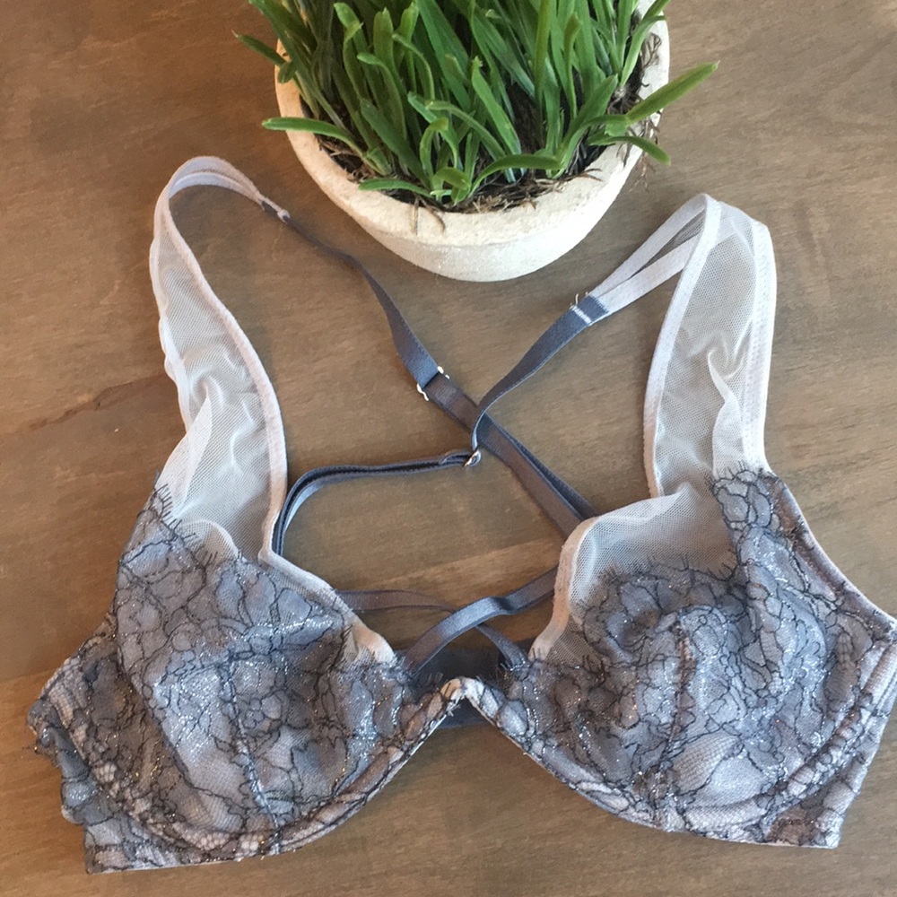 Victoria’s Secret very sexy unlined plunge bra